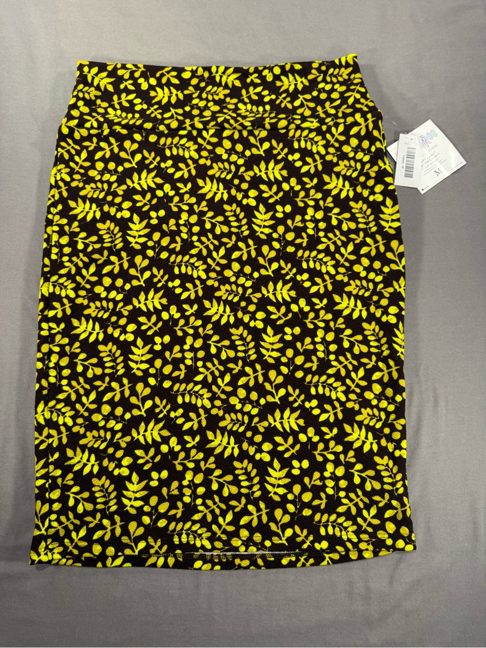 NWT LuLaRoe Cassie Skirt Medium Black Yellow Floral Pencil Skirt Stretch